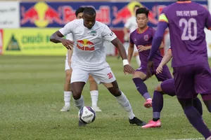 HA Gia Lai bị 'cưa điểm' trên sân nhà