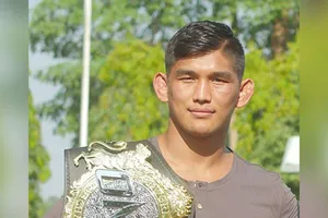 ‘Trăn gấm Miến Điện’ bị dọa bắt