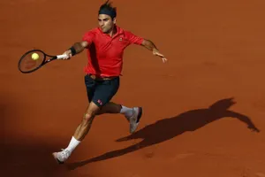 Quý ông Federer đánh mất lịch thiệp nhưng lại thắng dễ