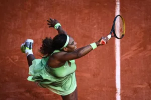 Federer nghỉ Roland Garros, Serena tan tành giấc mơ
