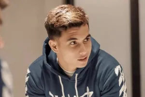 Thủ môn từng 9 lần vào lưới nhặt bóng trước Việt Nam là ai?