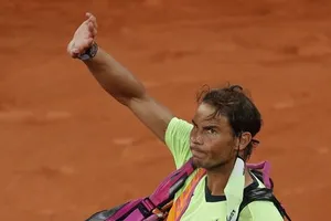 Ông vua sân đất nện bị truất phế