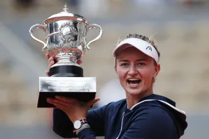 Krejcikova vô địch Roland Garros theo tiếng gọi của tiền bối