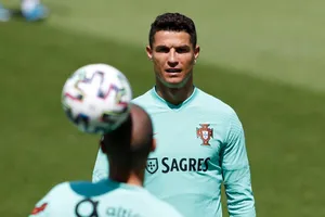 Ronaldo: 'Đừng nói COVID-19 nữa, chúng ta đã mệt mỏi lắm rồi!'