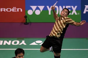 Cựu vô địch thế giới, Olympic chết ngay trên sân