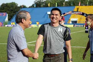 Fan Việt ‘xoáy vào’ nỗi đau bóng đá Thái Lan