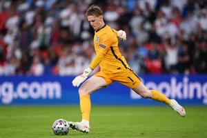 Pickford phá kỷ lục của tiền bối Gordon Bank