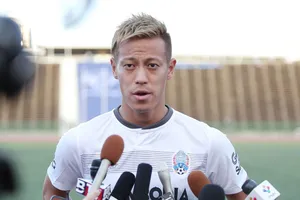 Bầu Honda trảm thầy ngoại, đưa thầy nội lên thay