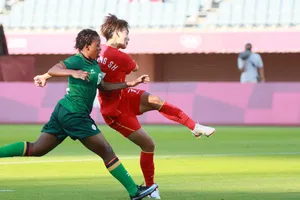 Vương Song giúp Trung Quốc hòa ‘trối chết’ với đội vô danh