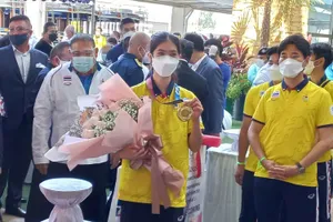 Đoạt HCV về nước nhận gần 7 tỉ đồng thưởng