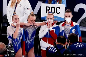 Chiếc HCV đồng đội nữ và vấn đề tâm lý của huyền thoại Biles