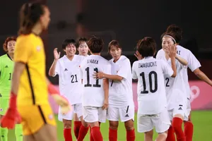 Bốn cặp đấu nảy lửa