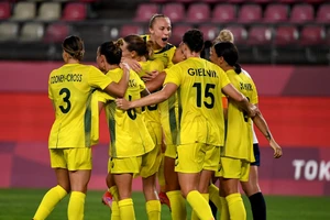 Sam Kerr hóa người hùng của Úc, Nhật Bản chia tay Olympic