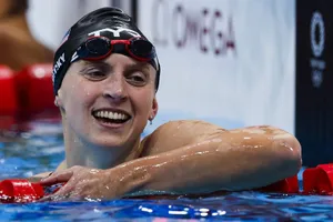 Những nhà vô địch và kỷ lục lục gia Olympic qua một đêm...