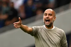 Thế giới bóng đá khéo lo cho Pep