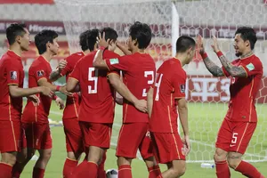 Tuyển Trung Quốc đã yếu lại đá sân trung lập