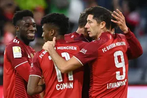 Tiểu tướng Nagelsmann và Lewy không đáng bị lu mờ bởi CR7