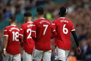 Giao thêm việc cho Ronaldo