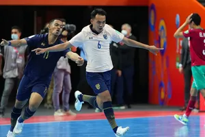 Tuyển Việt Nam và Thái Lan sáng cửa đi tiếp ở World Cup