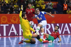 Brazil nhọc nhằn ‘vượt dốc châu Phi’