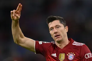 Giá như Lewandowski chinh chiến như Ronaldo