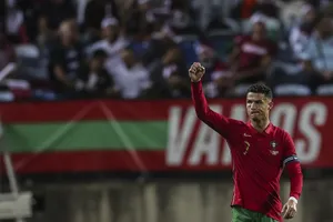 Ronaldo lại lập tiếp kỷ lục lớn