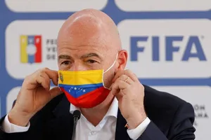 UEFA “block” World Cup 2 năm/lần, Messi đi 350.000km