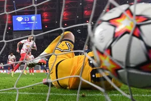 ‘Đội tuyển thế giới’ PSG cứ tưởng đá đâu thắng đó