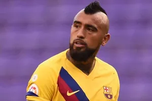 Vidal giận dữ vì bỏ kế hoạch đặt tên anh cho sân bóng