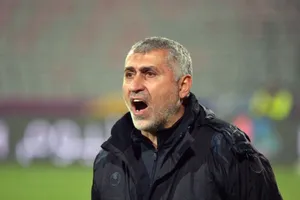 ‘Chiến binh’ xuống đáy bảng, HLV trưởng bị trảm