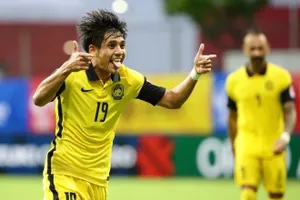 Ông Tan và LĐBĐ Malaysia bị ‘ném đá’ tơi bời