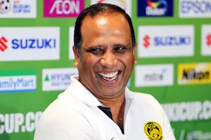 Cựu HLV tuyển Malaysia thoát chết trong gang tấc