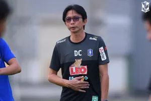 Đang lên kế hoạch so tài với Kiatisak, Dusit lại bị trảm