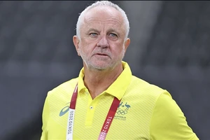 Trước trận quan trọng tiếp Nhật, Arnold lại dương tính