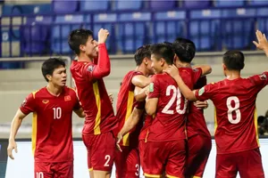 Bảng A tranh quyết liệt vị trí thứ ba, bảng B ngã ngũ