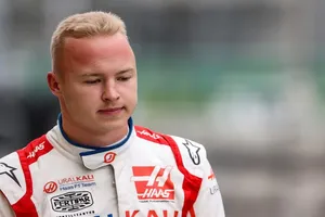 Tay đua F1 của Nga bị Ý ‘khóa cổng’ căn biệt thự 100 triệu euro