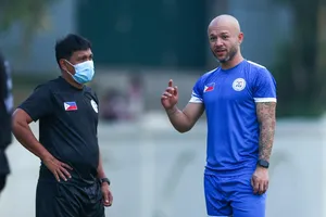 Phong tỏa “kẻ chia bài” Schrock là xong