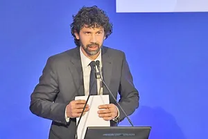 Cựu danh thủ Ý Tommasi làm thị trưởng Verona