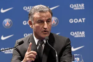 Họp báo về Galtier mà cứ hỏi Zidane, ông Khelaifi khó đỡ