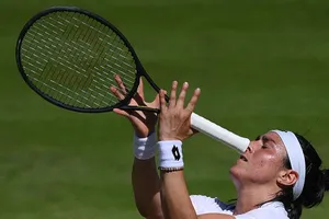 Nga “cà khịa” Wimbledon