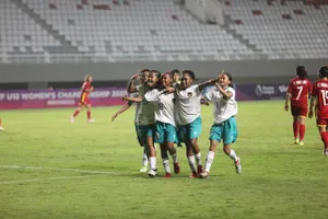 Nữ Việt Nam đánh bại chủ nhà Indonesia