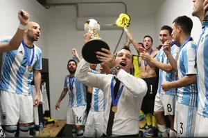 Tuyển Việt Nam có nhà vô địch World Cup dẫn dắt