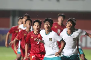 Đối đầu với Figo, Kaka, Crespo và Zidan, U-16 Việt Nam không thể vô địch