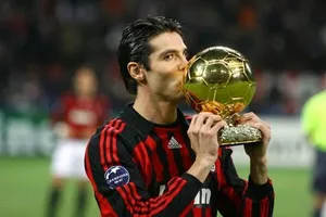 Nghỉ đá bóng, Kaka làm gì?