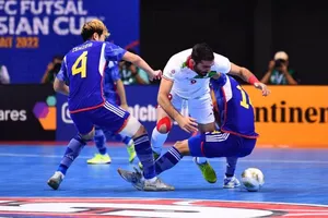 Abbasi 'đốt đền' cho Nhật lên ngôi, Thái Lan thua đậm