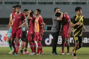 Về đâu hỡi hai người hùng bóng đá Indonesia và Malaysia?