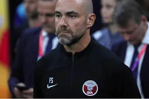 'Bao nhiêu tiền của ăn học' rồi tuyển Qatar thế sao?