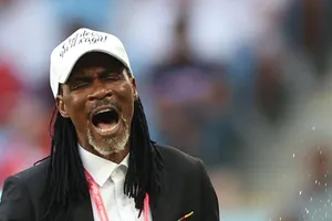 Rigobert Song: 'Tôi là bố trong đội tuyển'