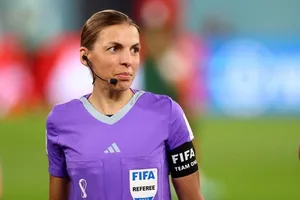 Trọng tài nữ đầu tiên bắt chính ở World Cup
