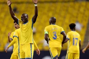 Aboubakar đã ‘nổ súng’ chào mừng Ronaldo đến